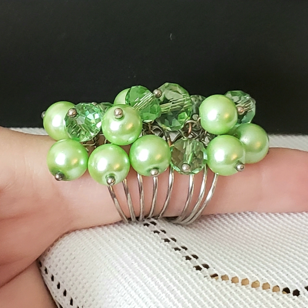 ⭐5/$25 Fun Funky  Lime Green Peridot August Beaded Bauble Ring - Picture 3 of 13
